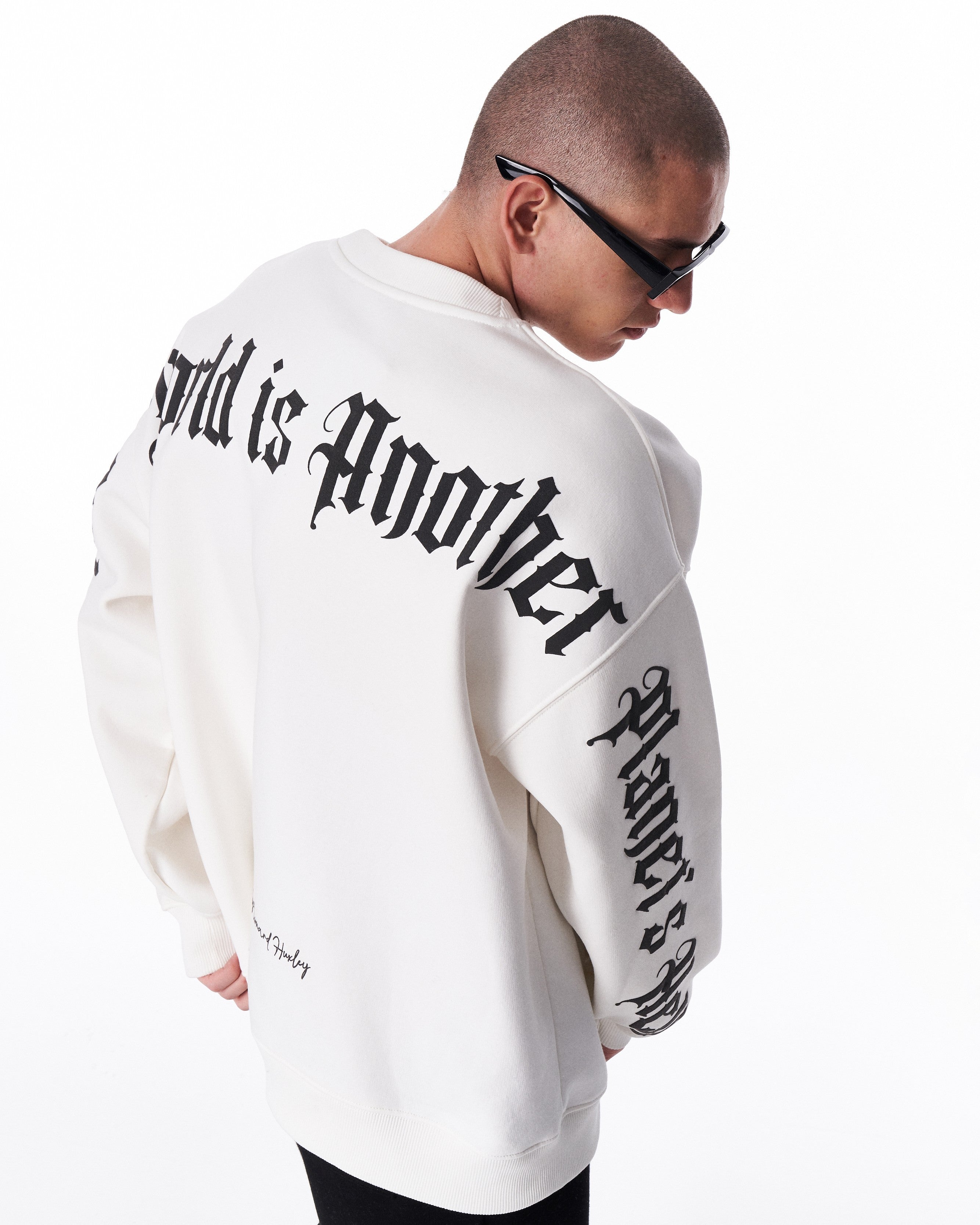 Erkek Another World's Hell Baskılı Beyaz Oversize Sweatshirt