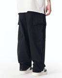 Men's Relaxed Fit Utility Cargo Pants in Black (4)