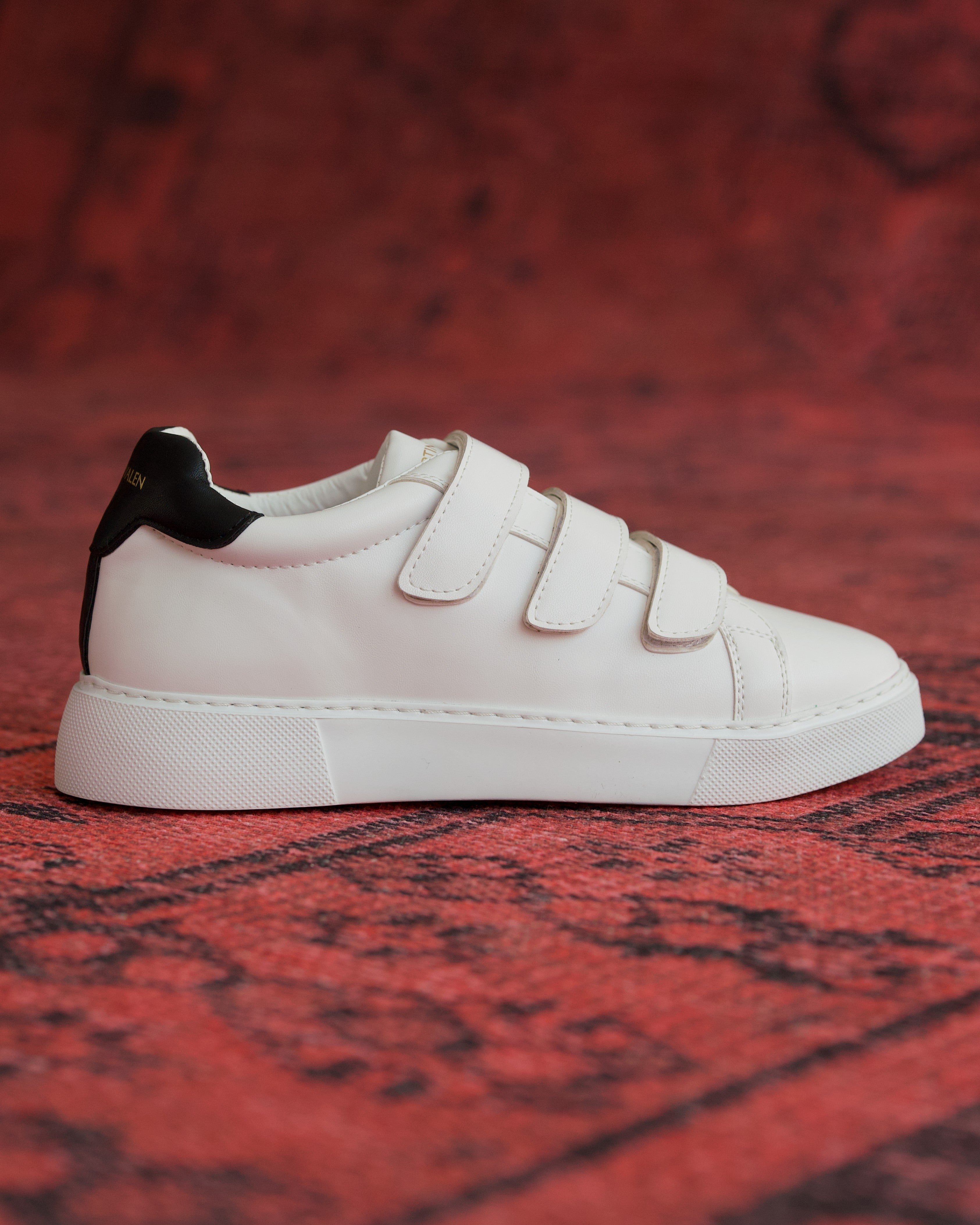 BALR. Brand Velcro Sneakers 新品正規品 Men's White Velcro Sneakers With Black Heel Tab - MV | Martin Valen
