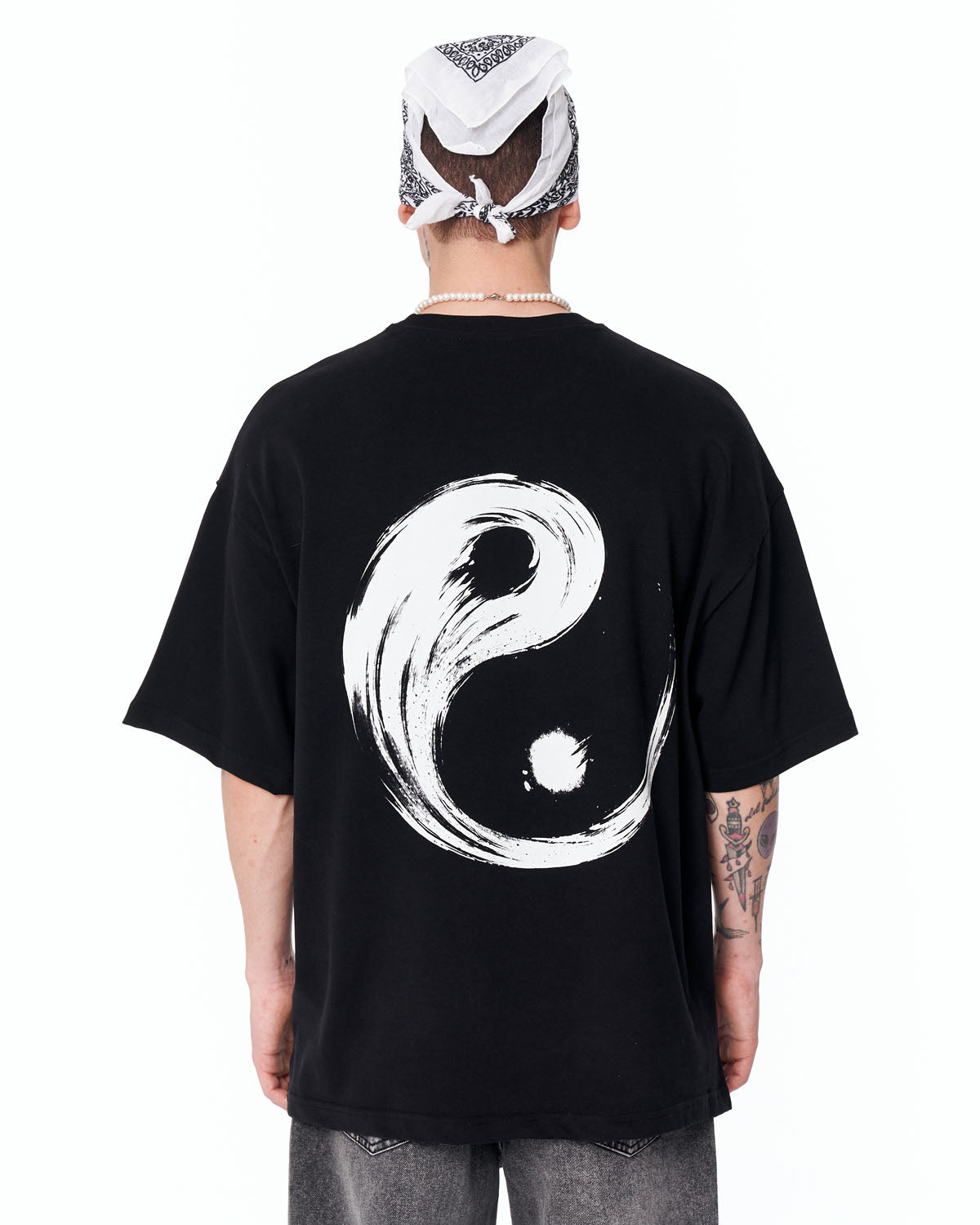 Men's Yin Yang Brush Graphic Oversized Black T-Shirt | MV