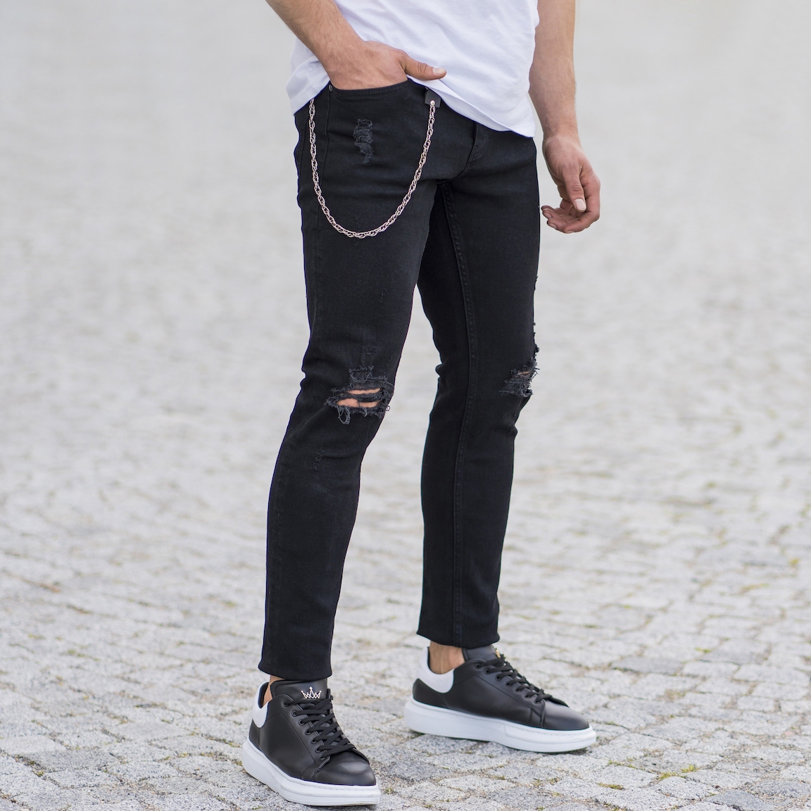 Men's Regged Jeans With Chain In Black