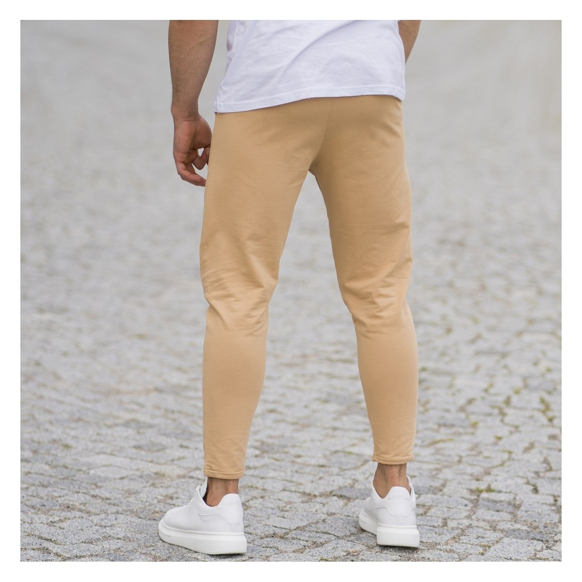 Herren Basic Skinny-Fit Jogginghose in beige - 6