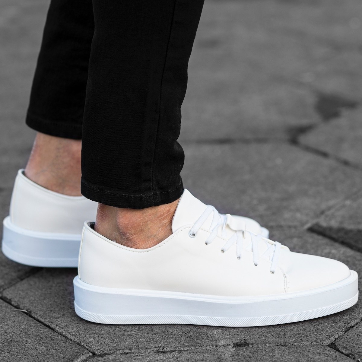 Men's Flat Sole Sneakers In White