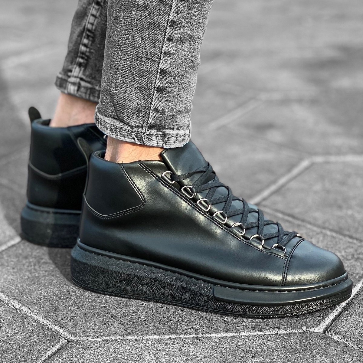 Hype Sole Mox High Top Sneakers In Full Black | Martin Valen
