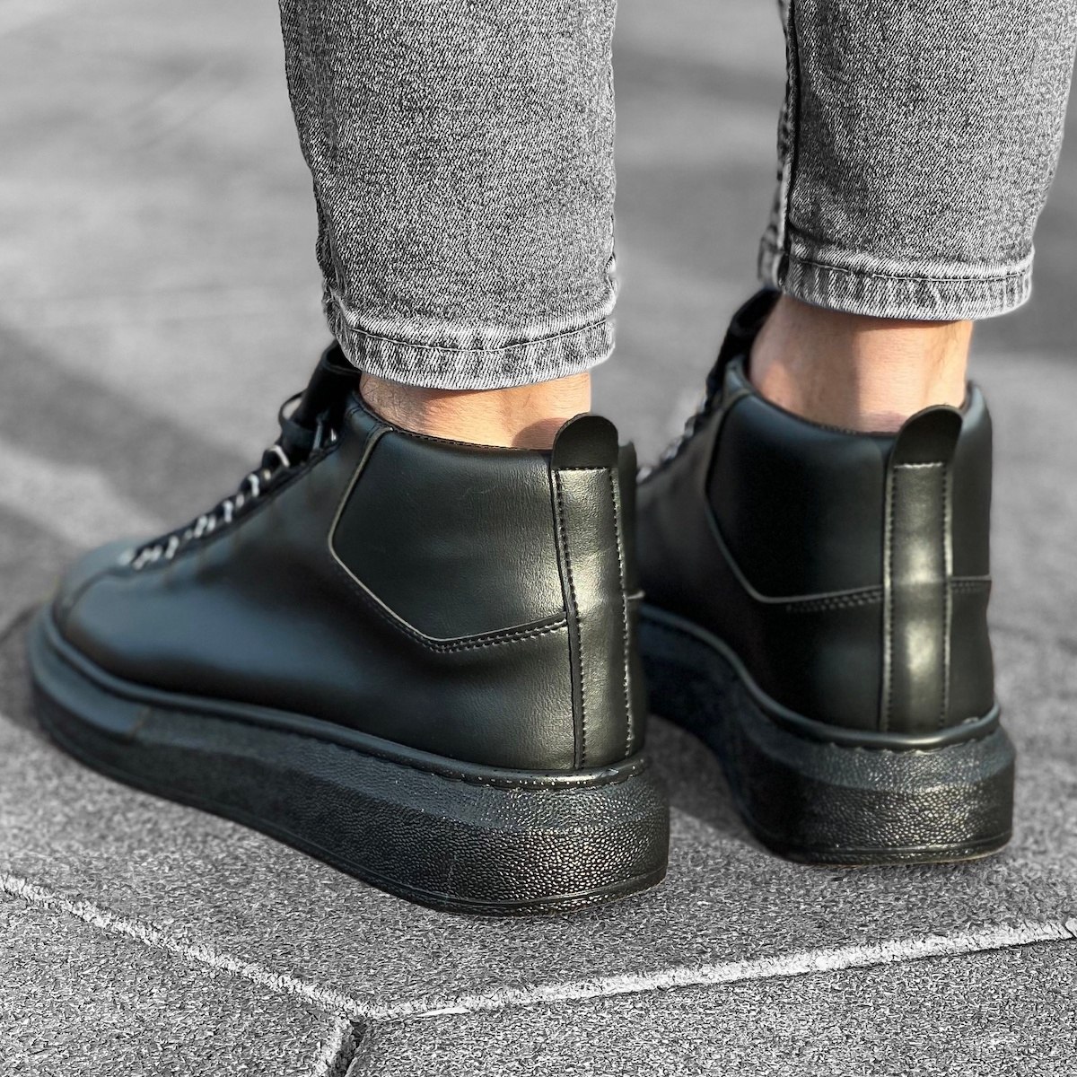 Hype Sole Mox High Top Sneakers In Full Black | Martin Valen