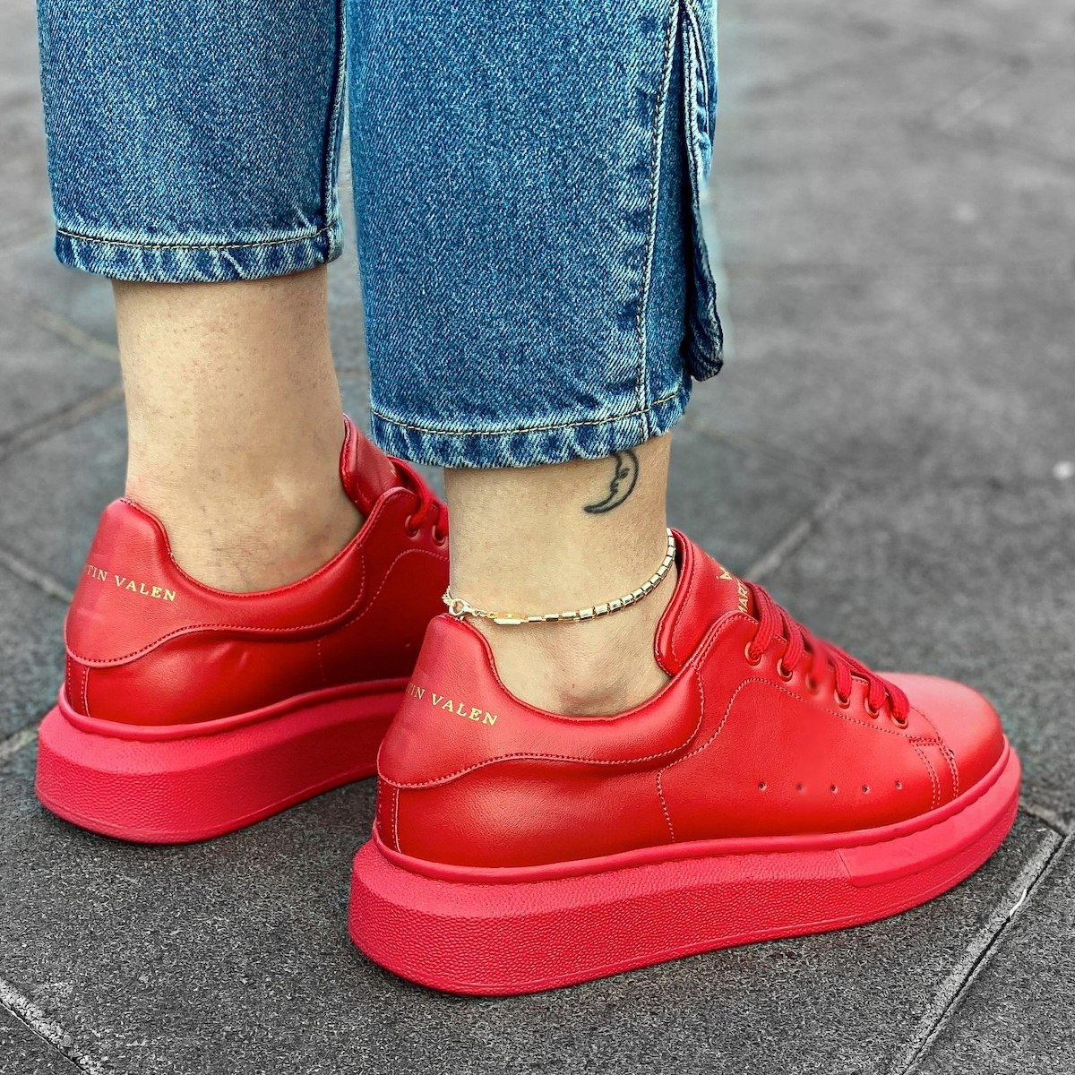 Woman's Hype Sole Sneakers In Full Red - 4