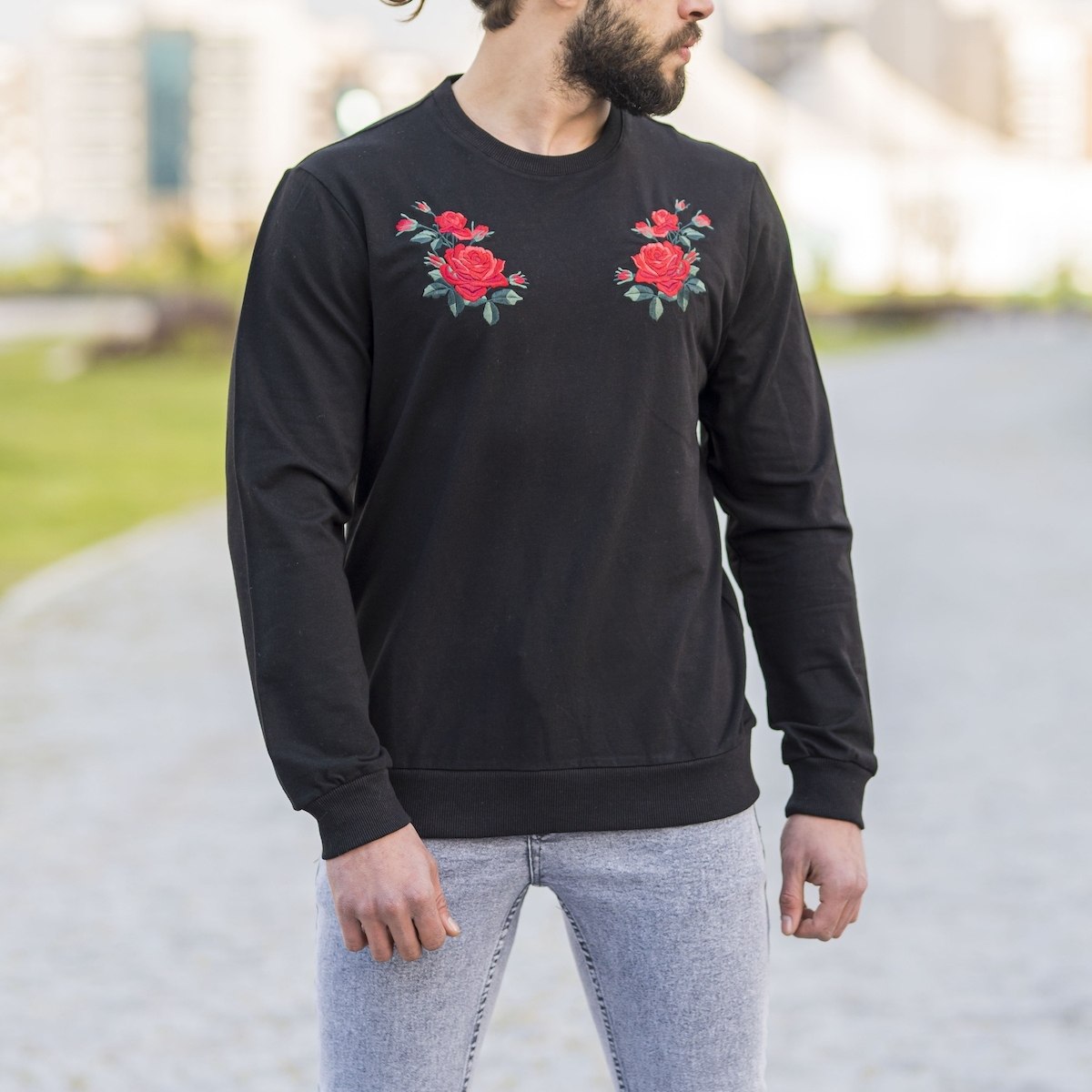 Herren Sweatshirt mit Rosen Details an der Brust in schwarz - 3