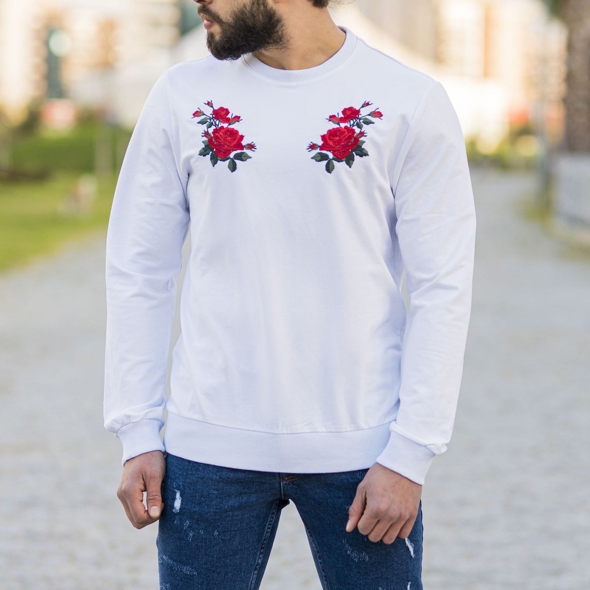 Herren Sweatshirt mit Rosen Detail an der Brust in weiß - 1