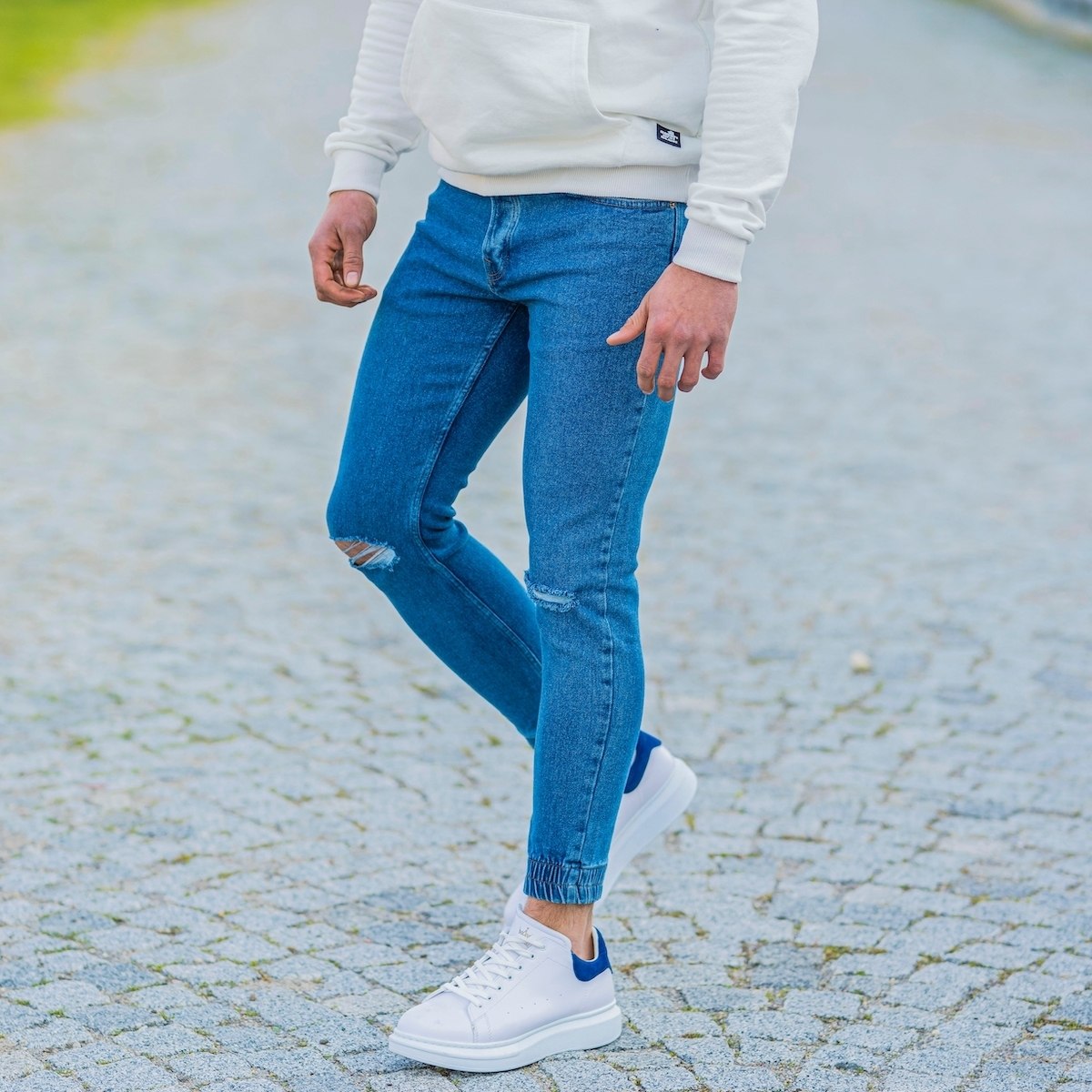 Men's Basic Skinny Distorted Leg Jeans In Ice Blue