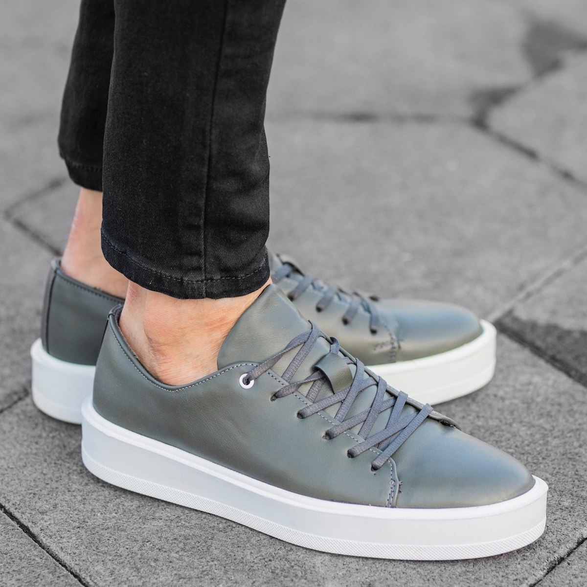 Men's Flat Sole Sneakers In Gray
