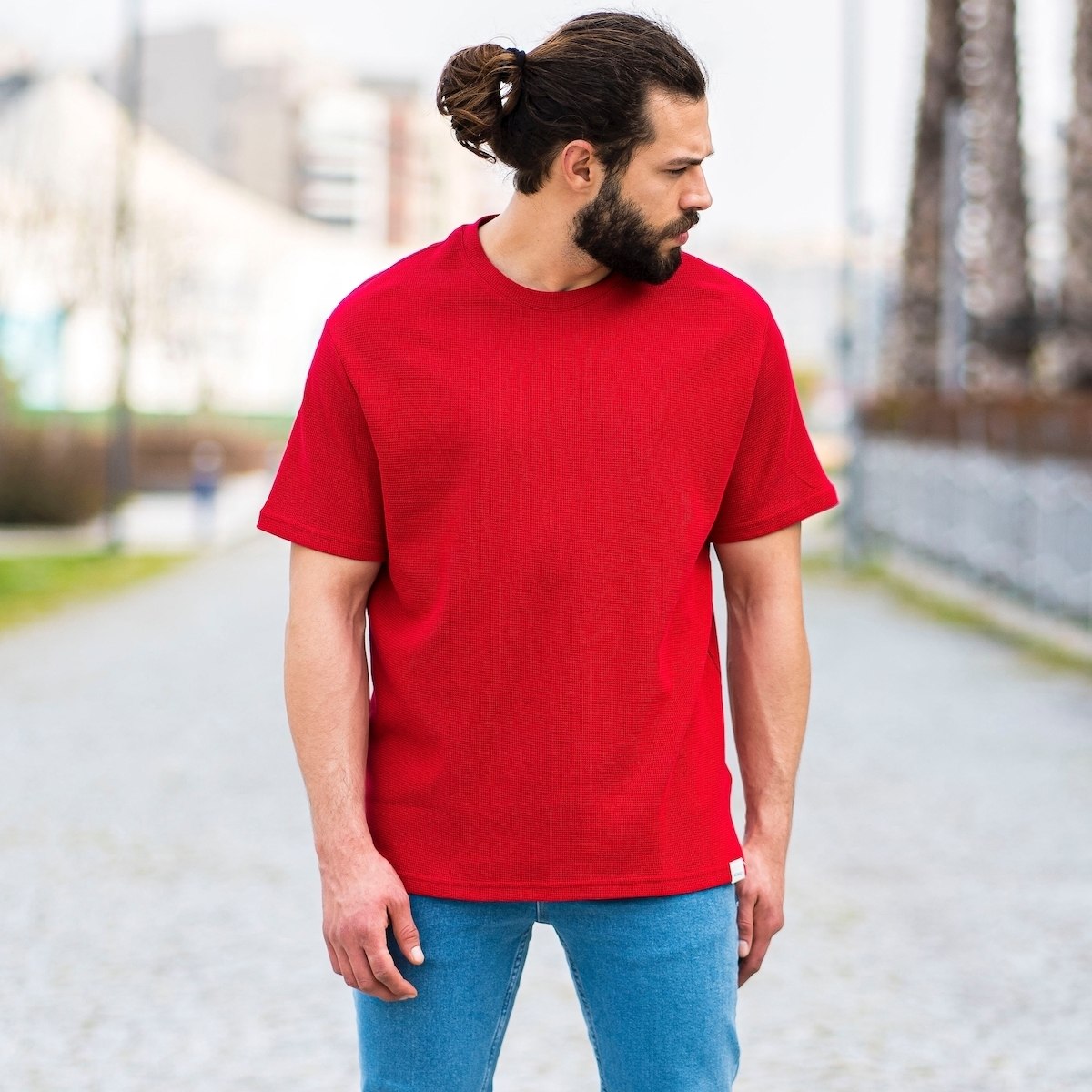 Herren Oversized T-Shirt mit Punkt Struktur in rot - 2