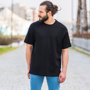 Herren Oversized T-Shirt mit Punkt Struktur in schwarz - 1