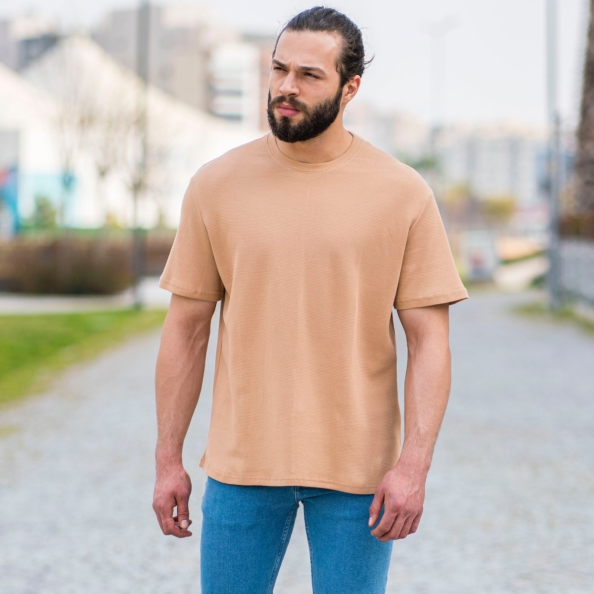 Herren Oversized T-Shirt mit Punkt Struktur in beige - 3