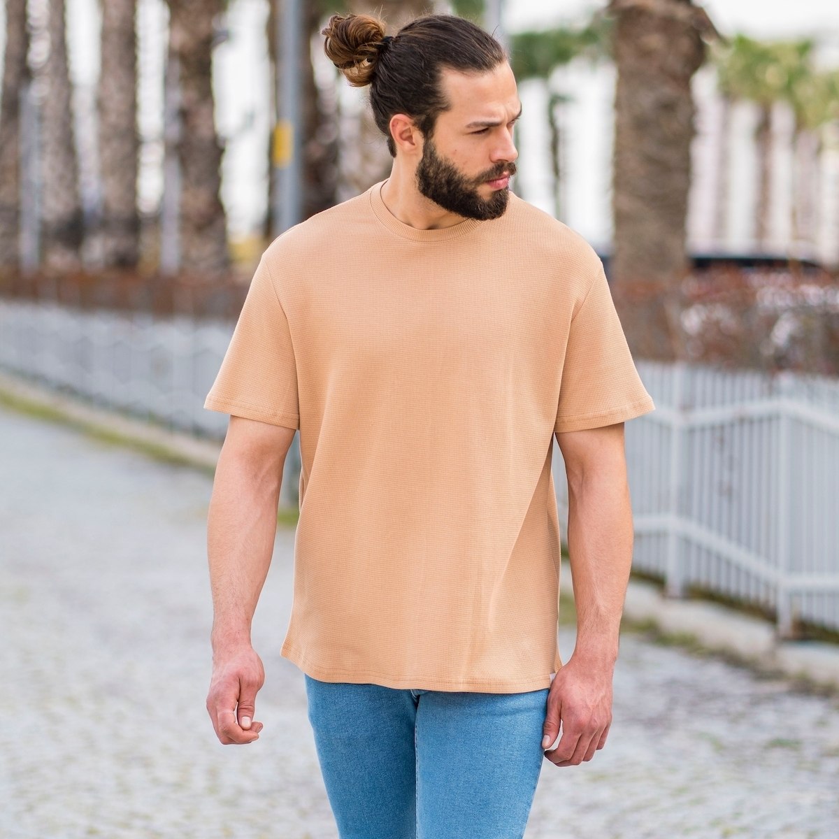 Herren Oversized T-Shirt mit Punkt Struktur in beige - 4