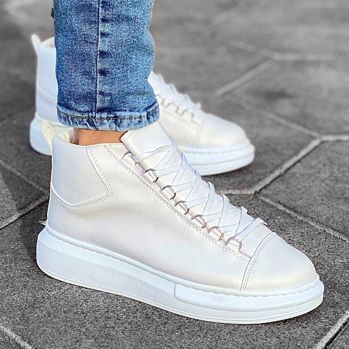 Hype Sole Mox High Top Sneakers in White - 1