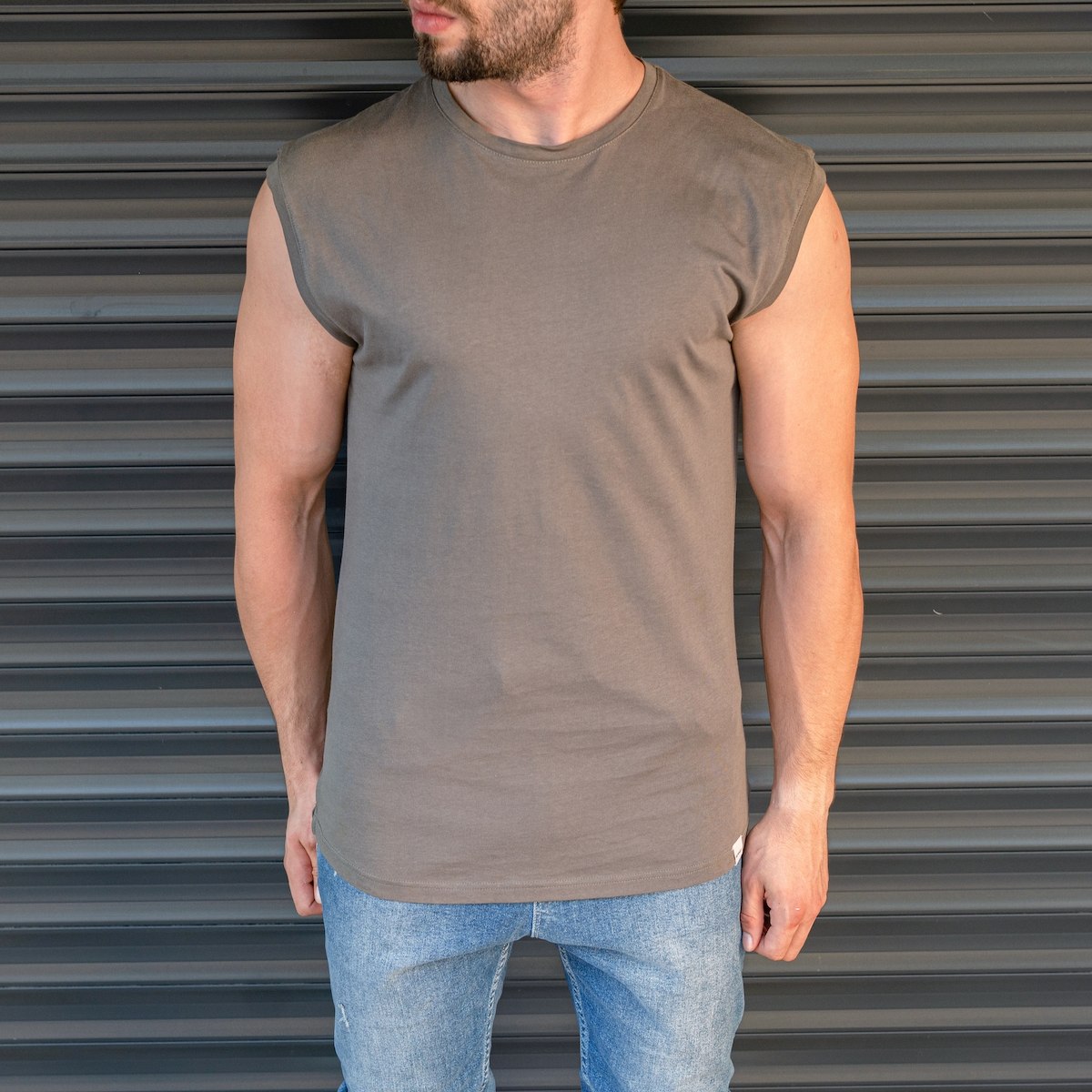 Men's Basic Sleeveless T-Shirt In Khaki - 1