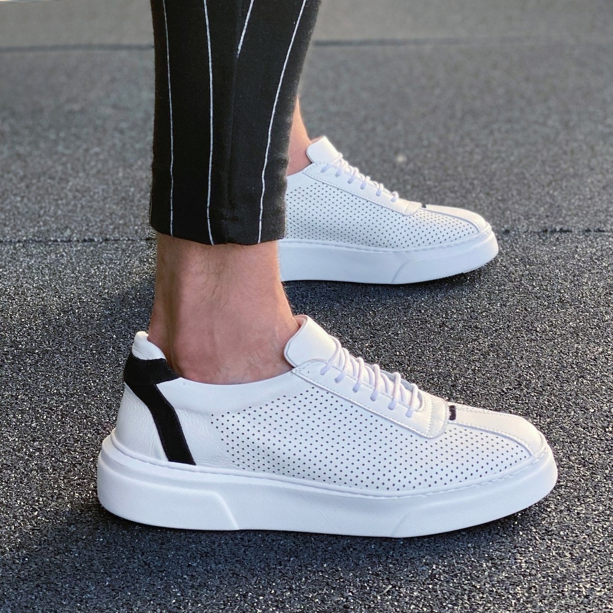 Herren Sneakers Aus Premium Leder Mit Loch Details Und Streifen In Weiß - 3