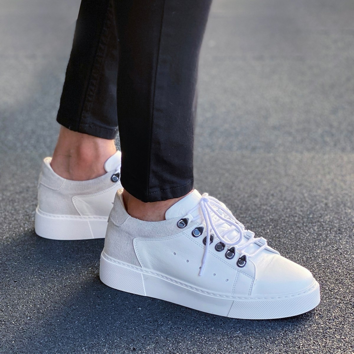 Premium Leather Sneakers In Beige-White | Martin Valen