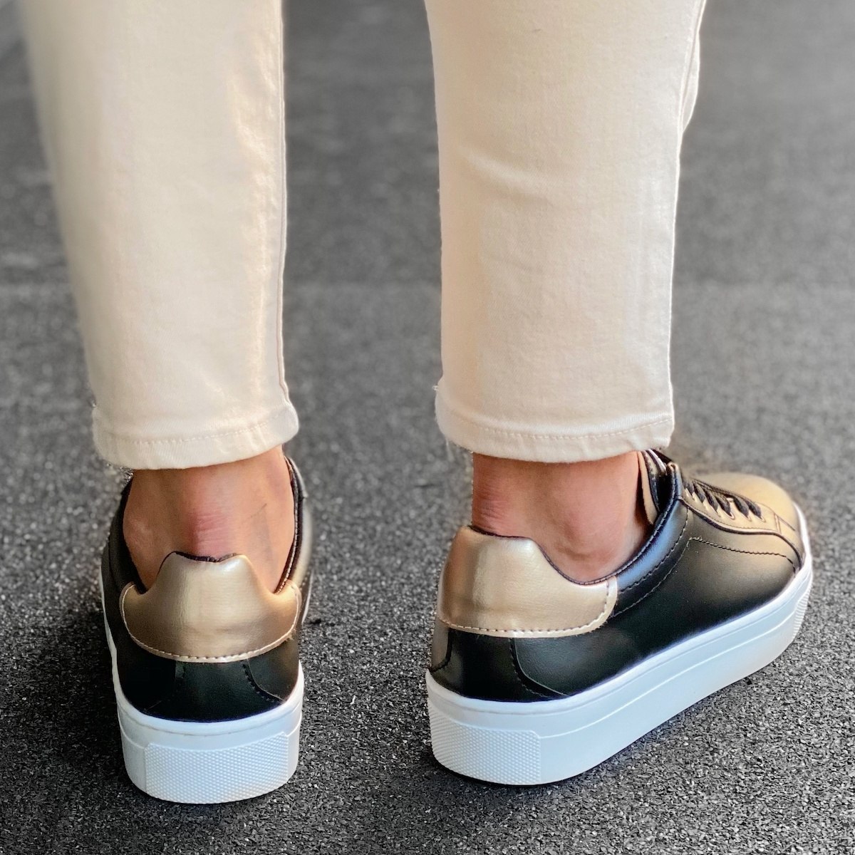 Men’s Low Top Casual Sneakers Shoes Gold-Black | Martin Valen