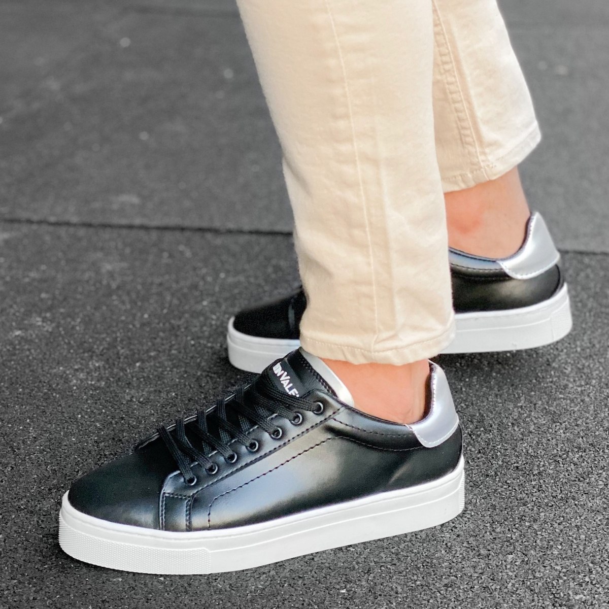 Men's Flat Sole Low Sneakers In Black-Silver | Martin Valen