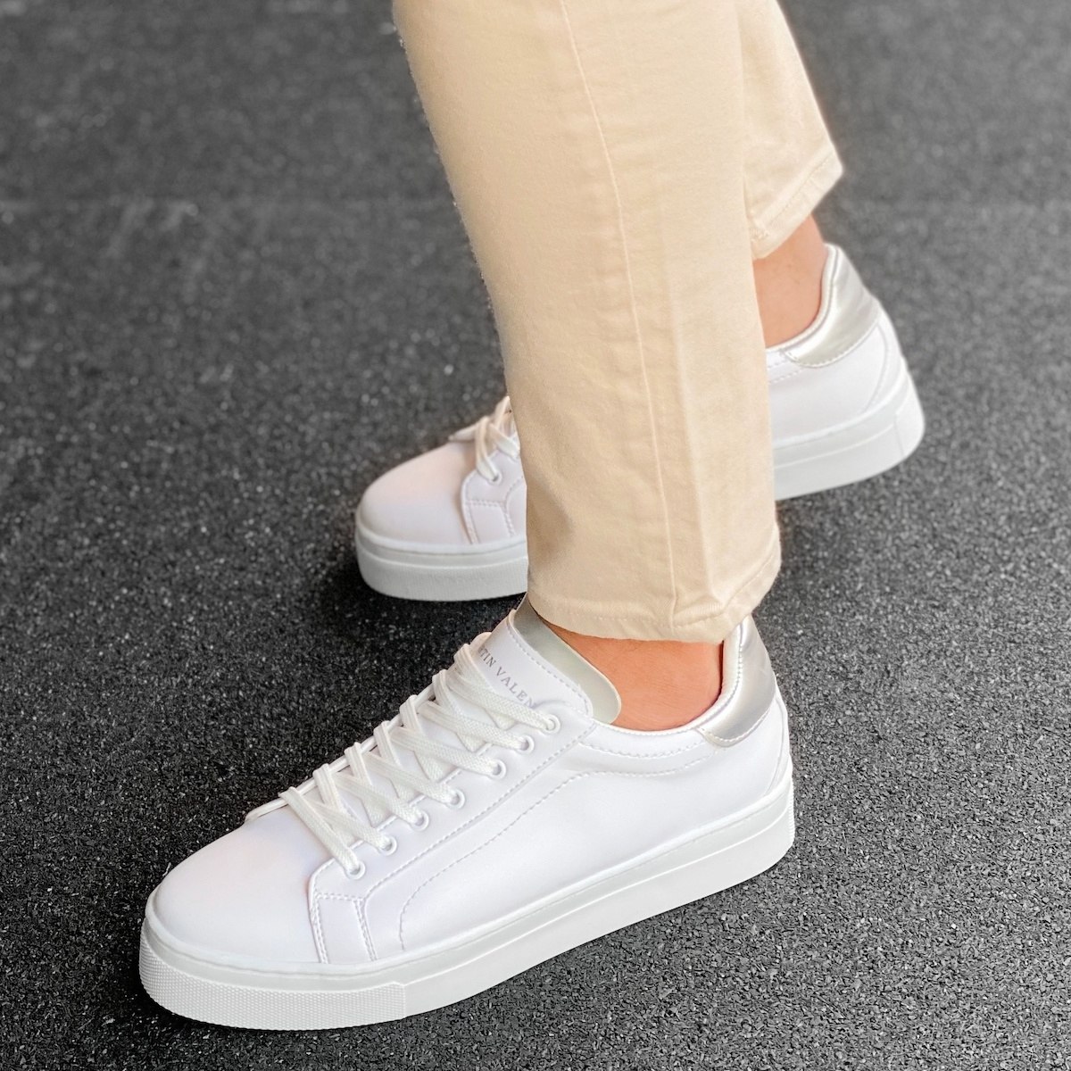 Men's Flat Sole Low Sneakers In White-Silver