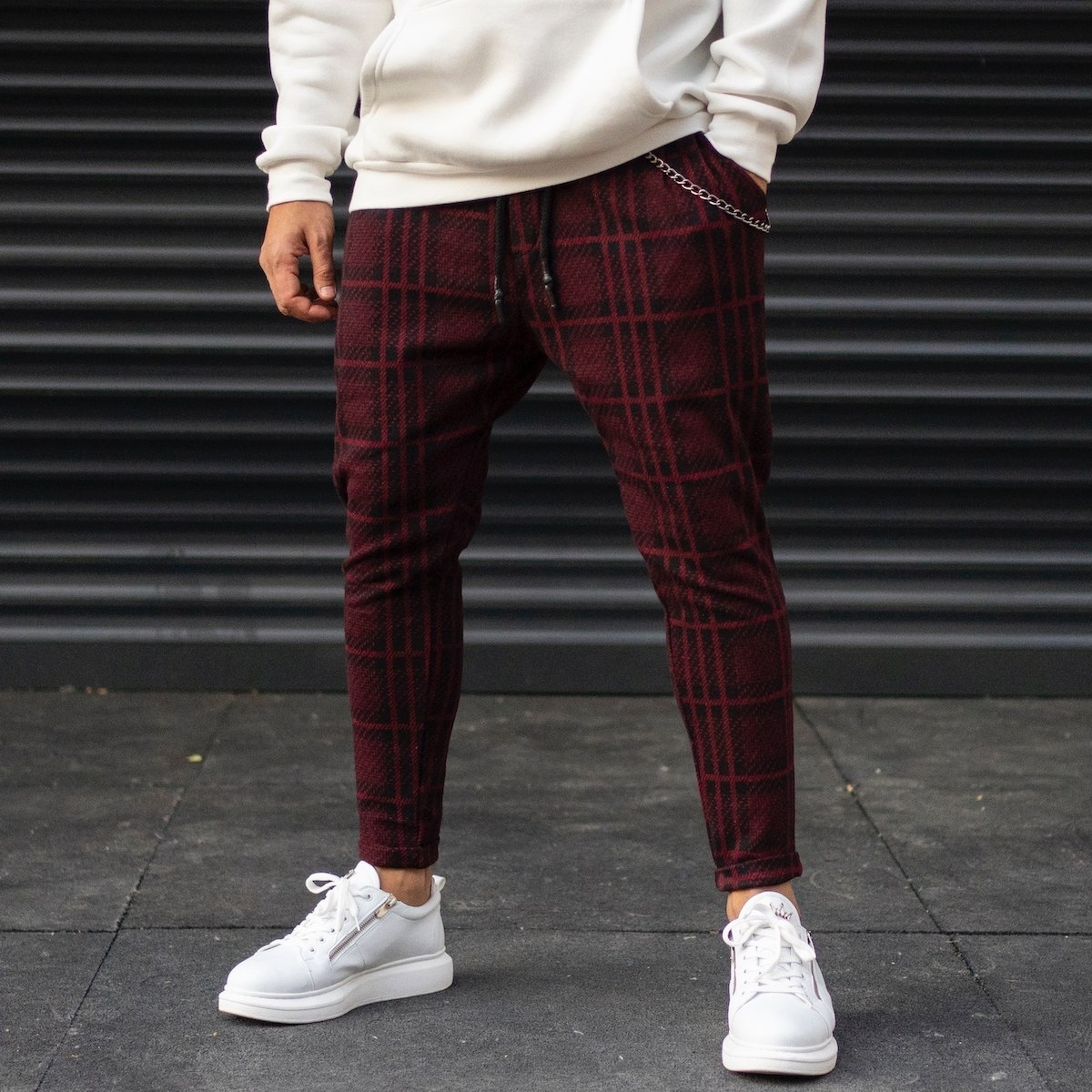 Men's Plaid Cachet Sweatpants With Chain Detail In Claret Red