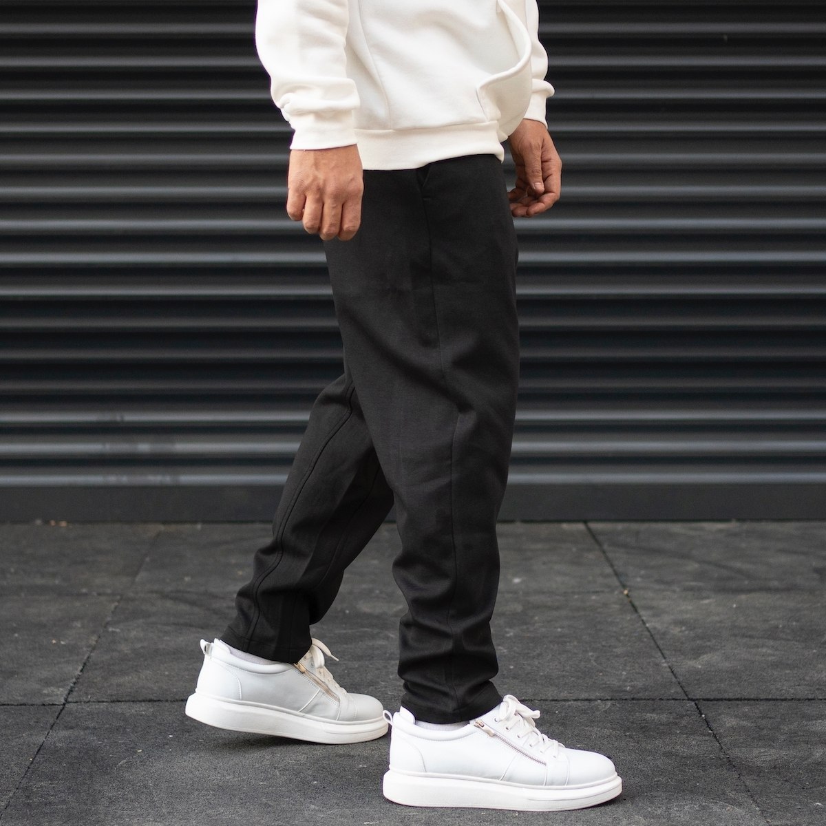 Men's Oversize Loose Fit Basic Sweatpants With Thick Texture In Black | Martin Valen