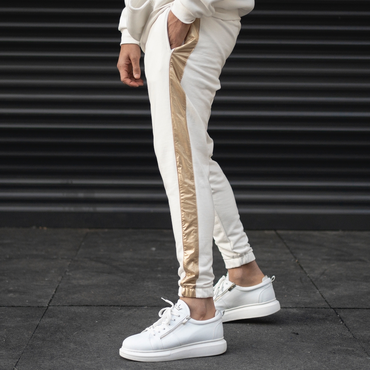 Men's Side Gold Striped Jogger Sweatpants With Elastic Hem In White