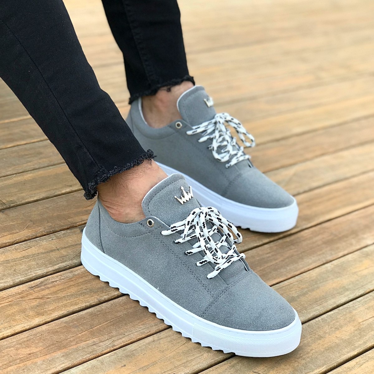 Gewaad zone Eentonig Men's Notch-Sole Suede Sneakers In Gray