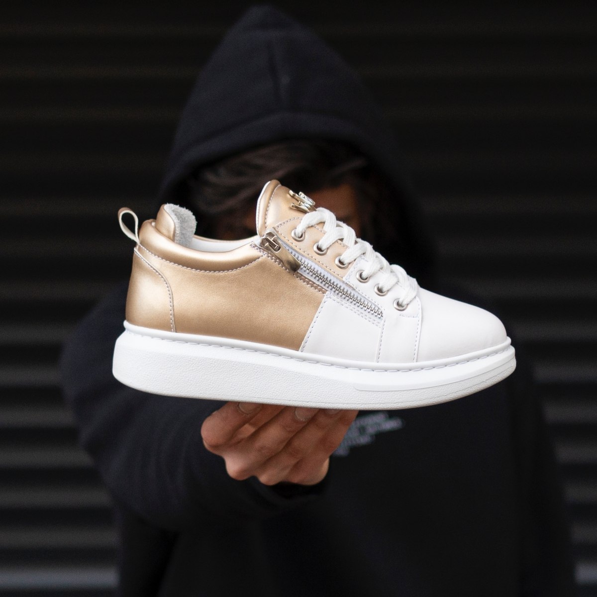 Woman Hype Sole Zipped Style Sneakers In Gold-White