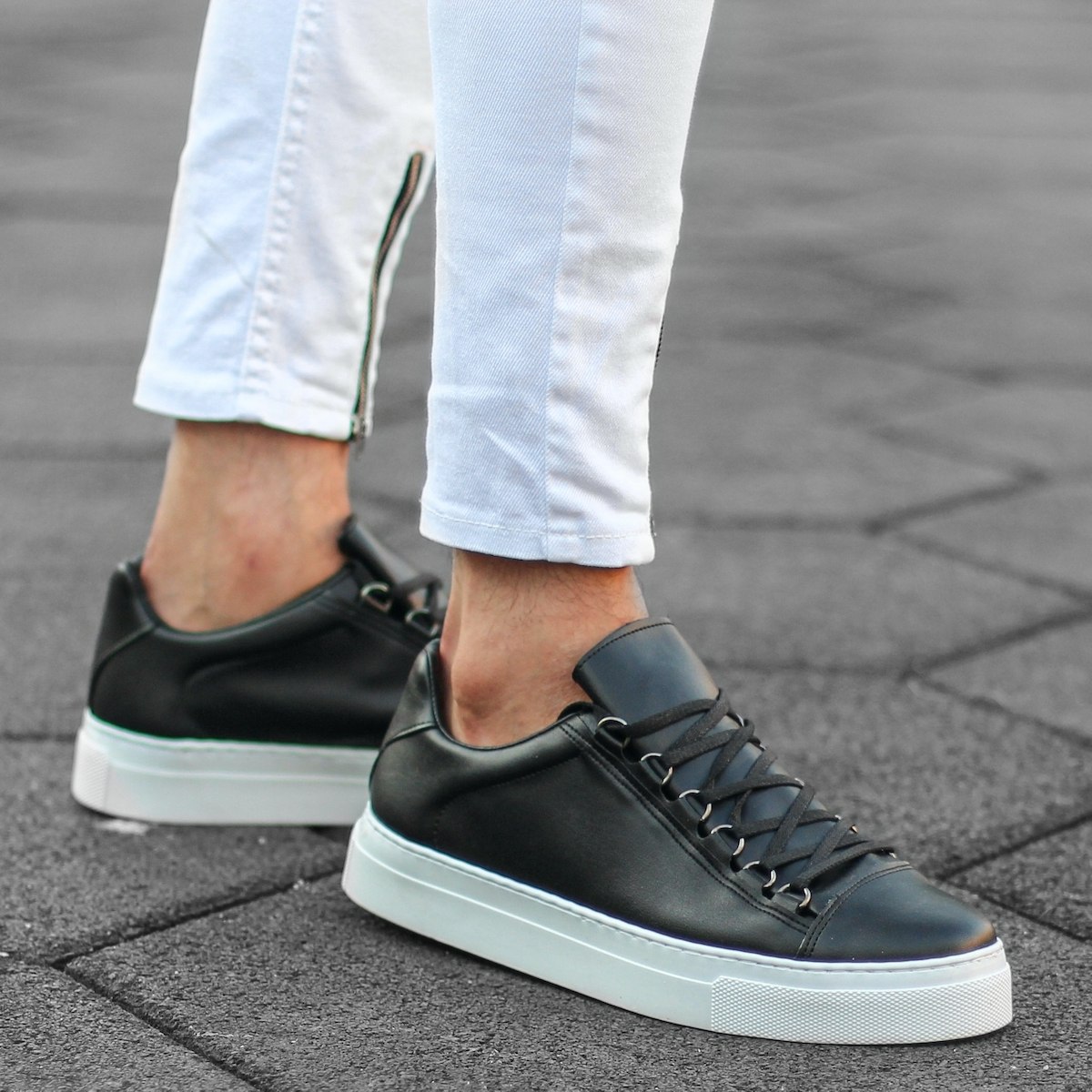 Men’s Low Top Outdoor Sneakers Shoes Black-White | Martin Valen