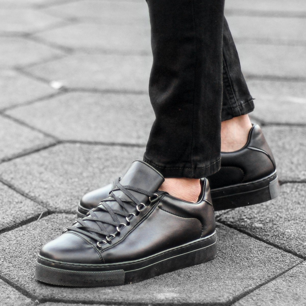 Men’s Low Top Outdoor Sneakers Shoes Black | Martin Valen