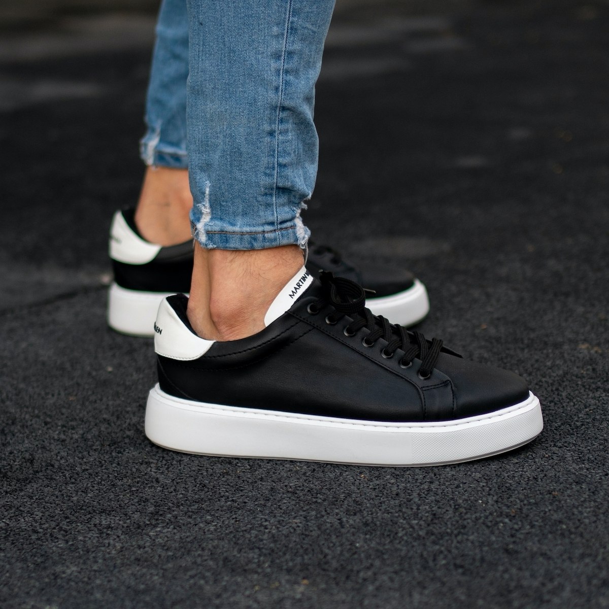Stylish Casual Comfortable Black White Shoes For Men