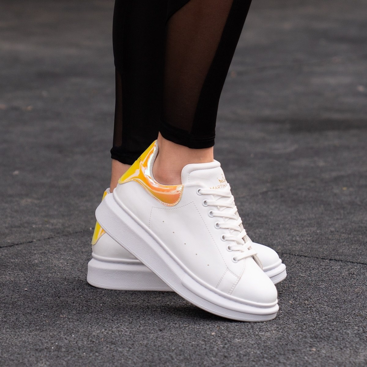 Martin Valen Sneakers da Donna con Suola Alta in Bianco e Ologramma | Martin Valen