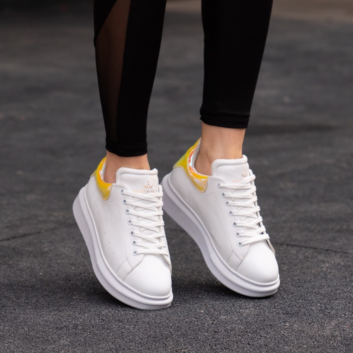 Martin Valen Sneakers da Donna con Suola Alta in Bianco e Ologramma | Martin Valen