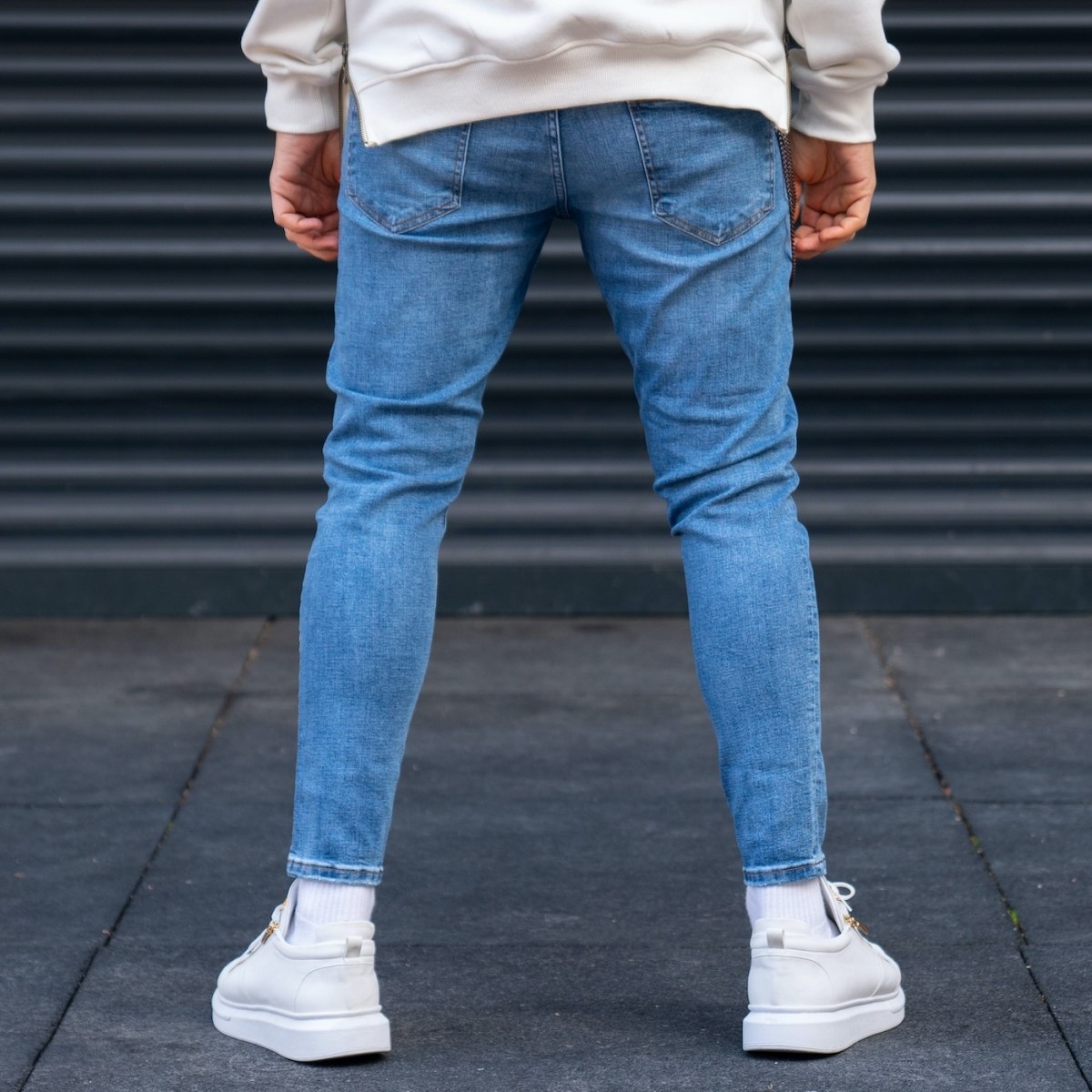 https://martinvalen.com/20348-large_default/men-s-light-stone-washed-blue-jeans.jpg