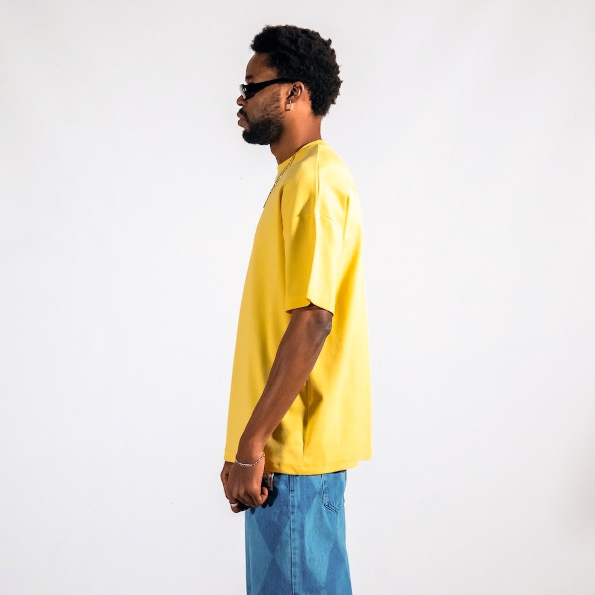 "Liberdade" Camiseta Oversize Amarela Homens em Tecido Grosso  Estampado | Martin Valen