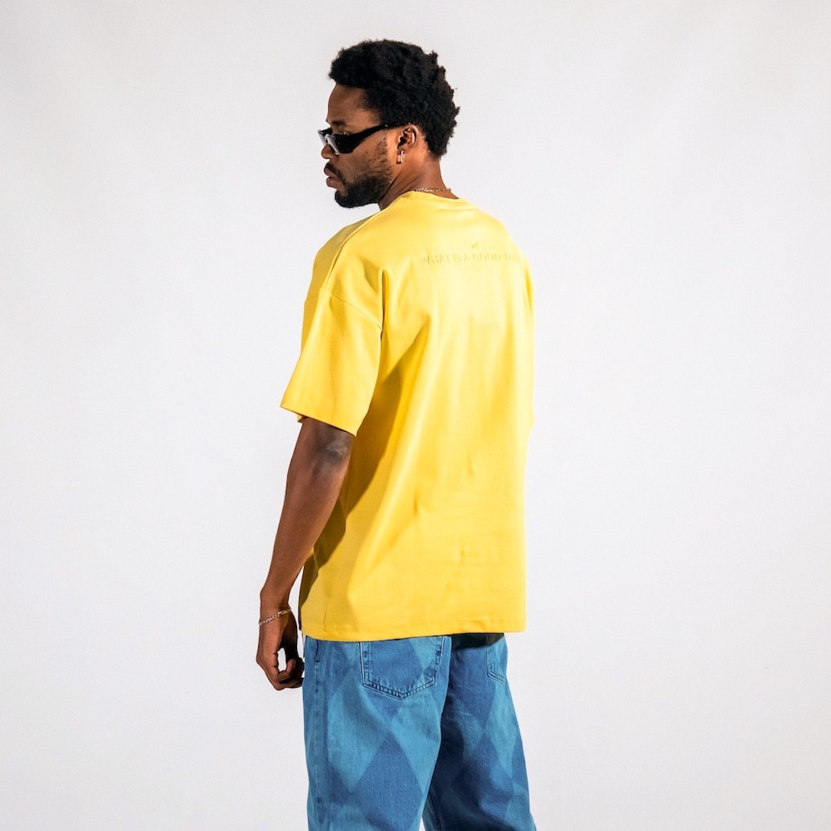 "Liberdade" Camiseta Oversize Amarela Homens em Tecido Grosso  Estampado | Martin Valen