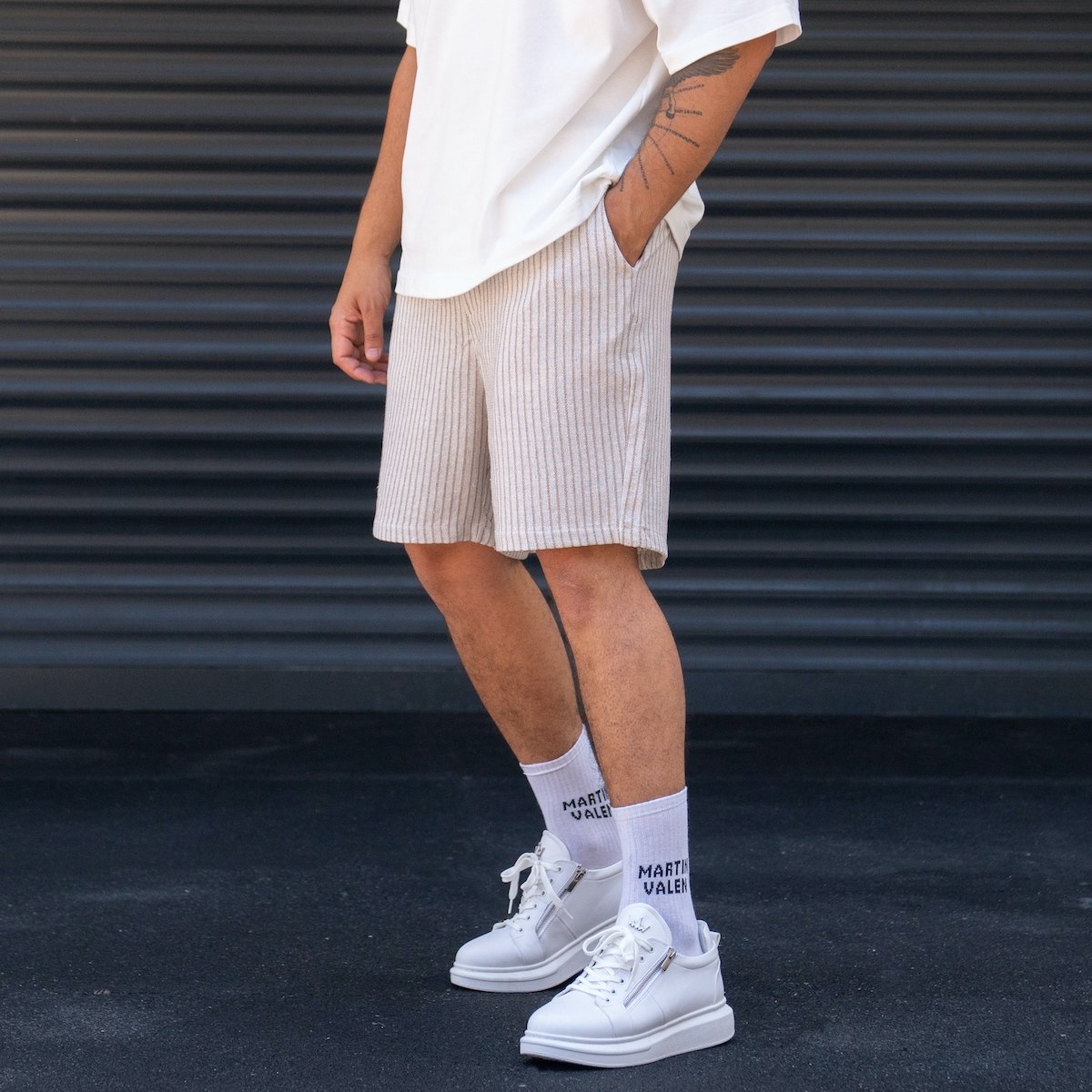 Men's Oversized Striped Beige Linen Fabric Shorts | Martin Valen