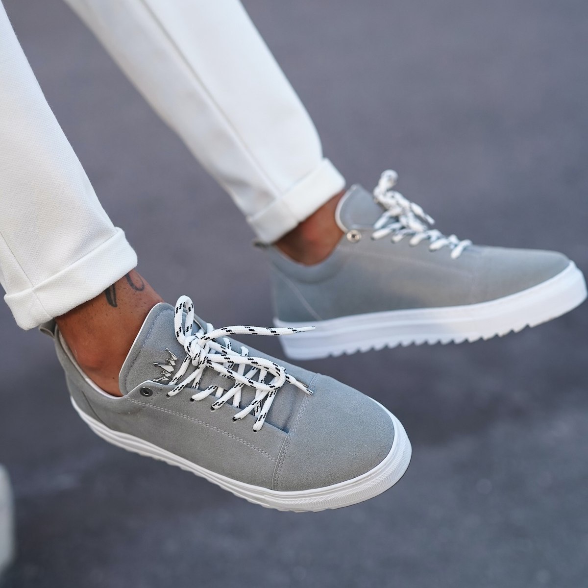 Scarpe Sneakers Basse in Camoscio Grigio da Uomo | Martin Valen