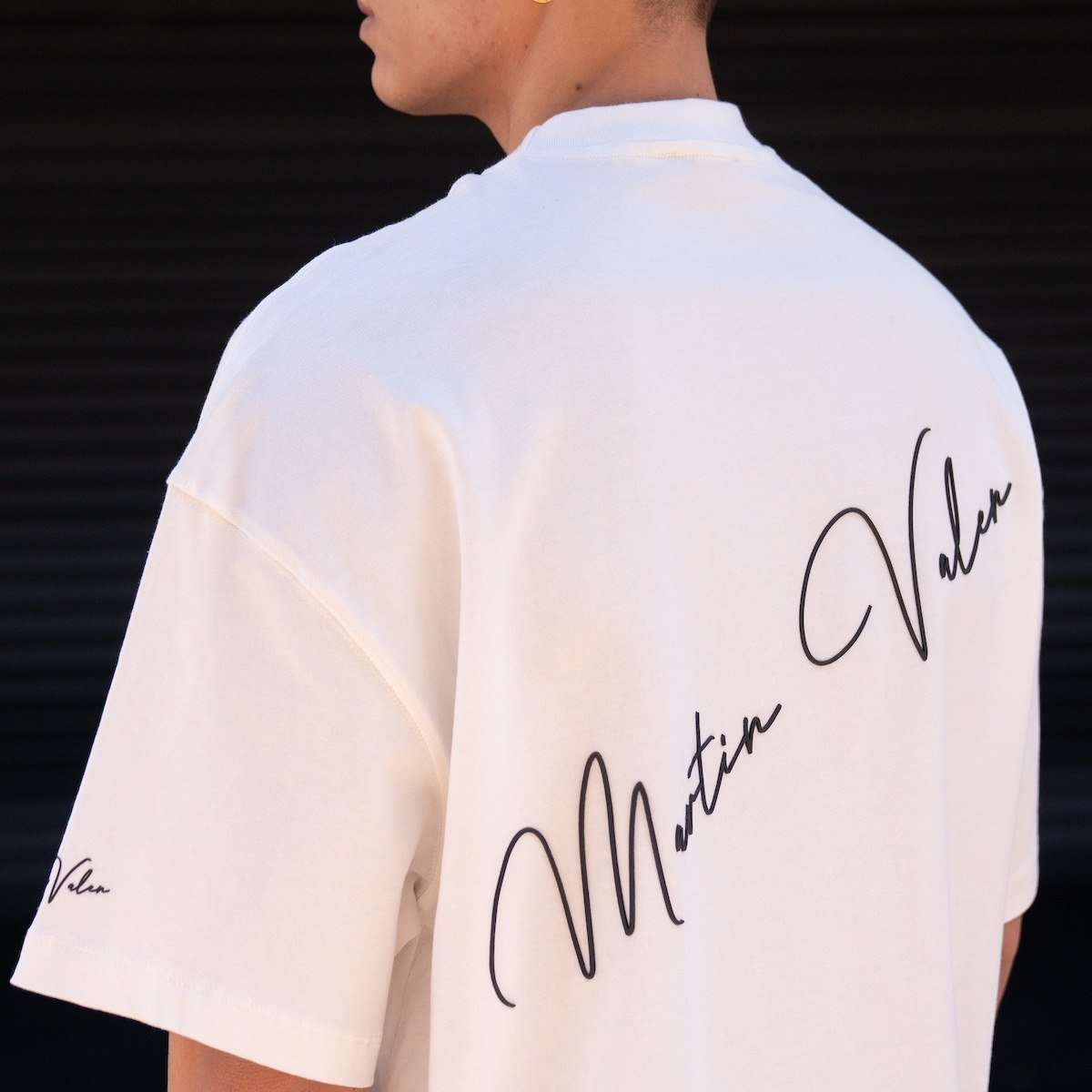 Weißes, schweres T-Shirt mit 3D-Druck für Herren in Übergröße von Martin Valen an Ärmeln, Brust und Rücken