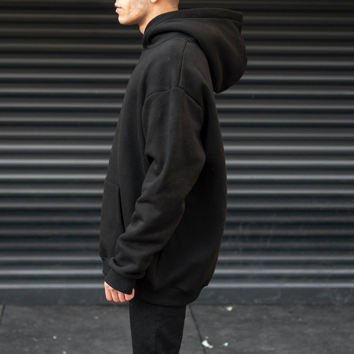 Men's Oversize Hoodie With Kangaroo Pocket In Black | Martin Valen