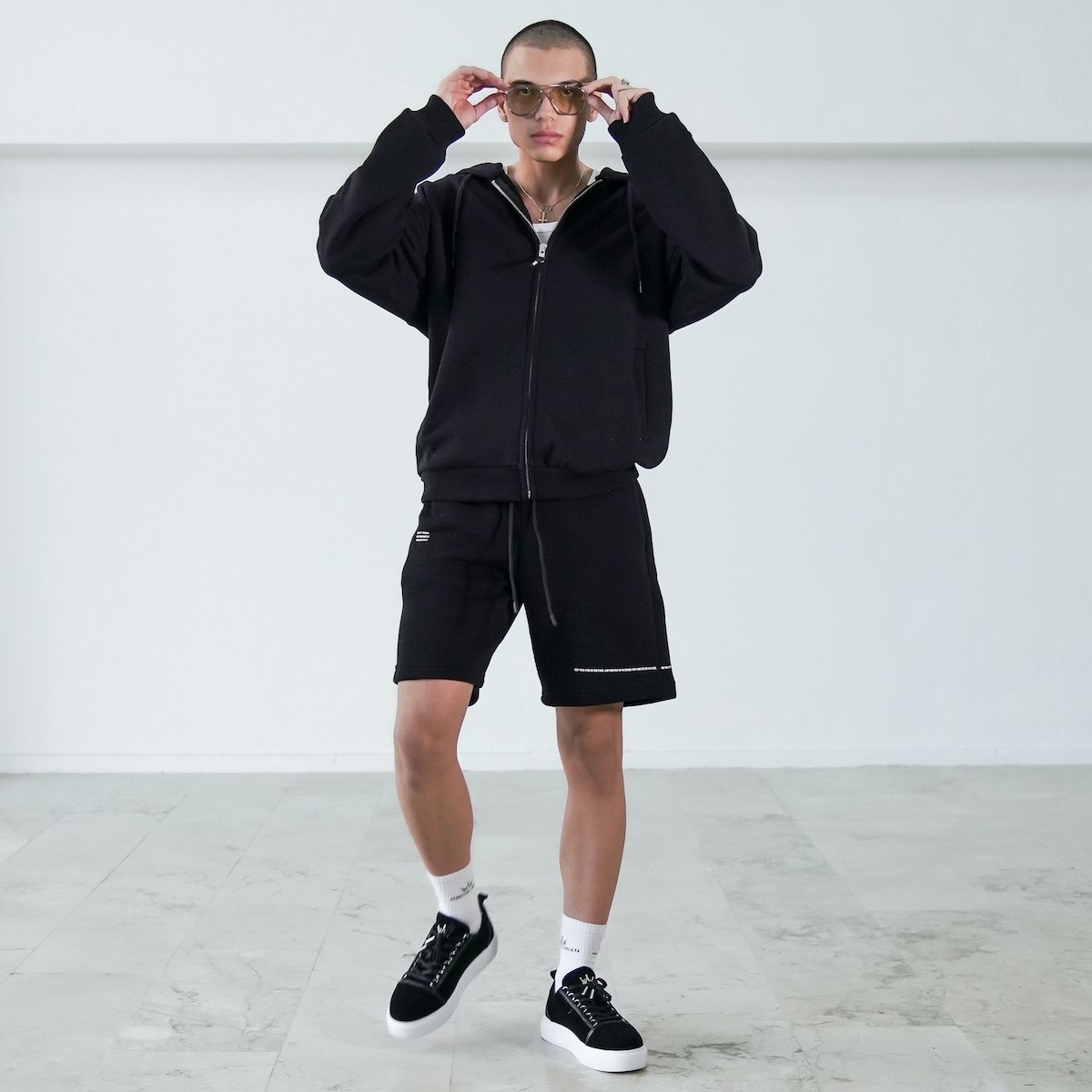 Men's Oversized Black Hoodie with Zipper | Martin Valen