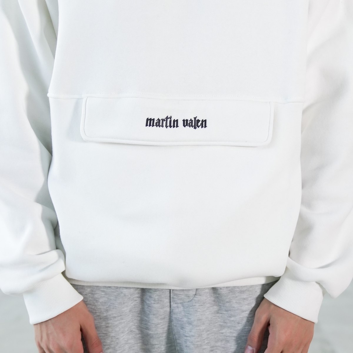 Men's Oversized Kangaroo Pocket White Sweatshirt With Hood | Martin Valen