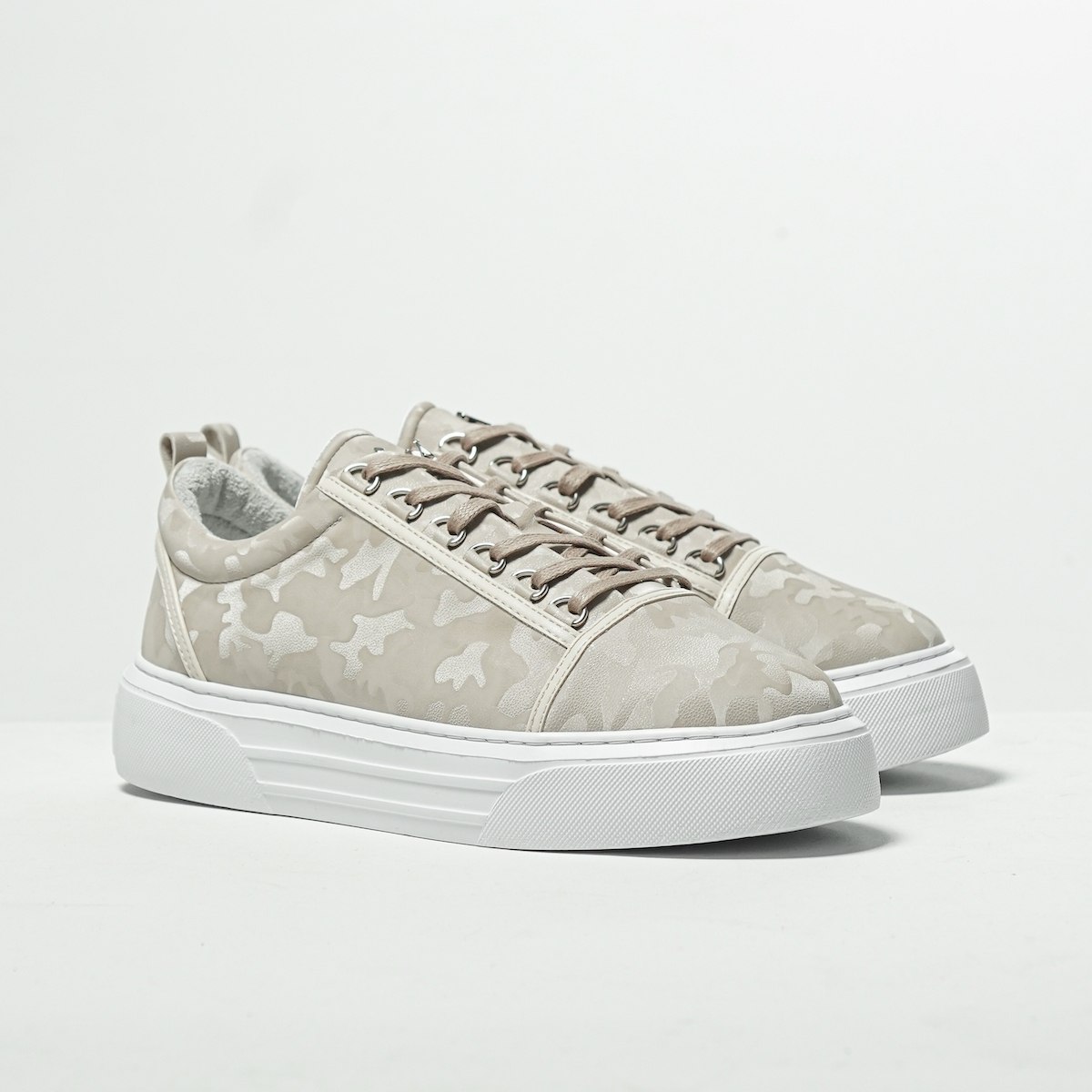 Men's Low Top Sneakers Crowned Shoes Camo Creme | Martin Valen