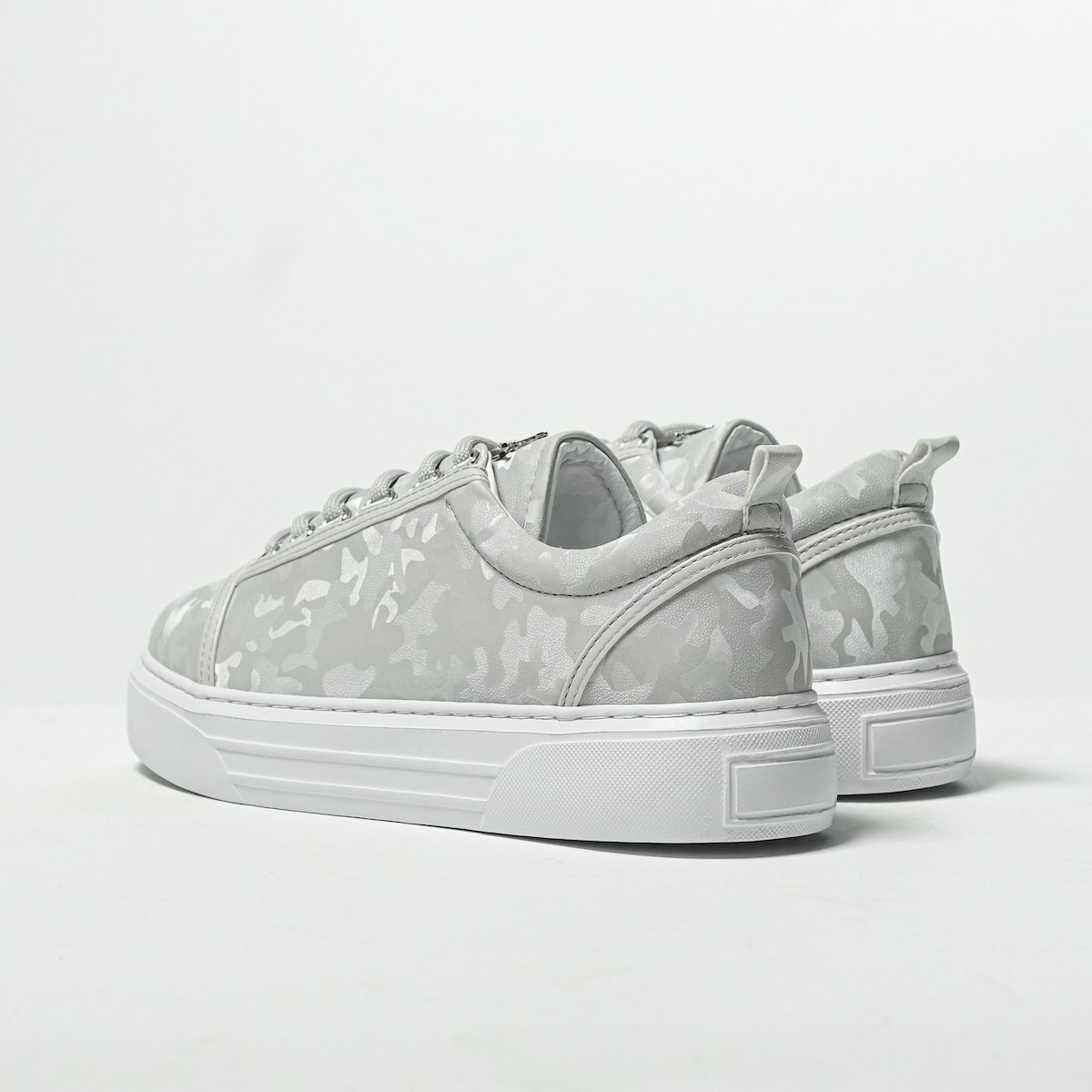 Men's Low Top Sneakers Crowned Designer Shoes Camo-White