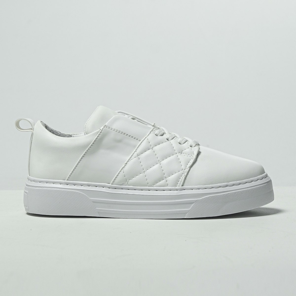 Men's Low Top Sneakers Designer White Signature Shoes White - 1