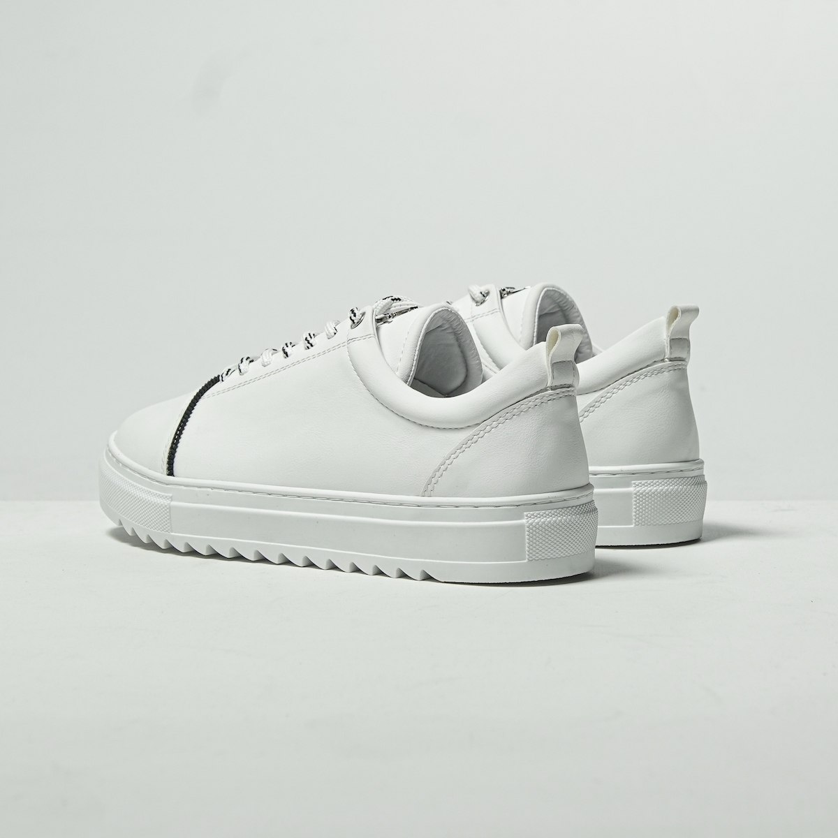 Men’s Low Top Designer Sneakers Shoes White | Martin Valen