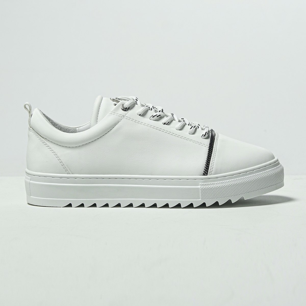 Men's Notch-Sole Sneakers With Zipper Detail In White - 1