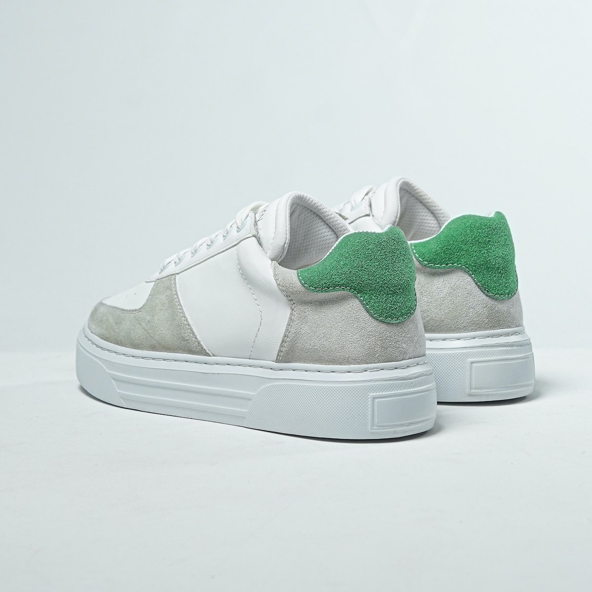 Sapatilhas Desportivas Moix Comfort em Branco e Verde | Martin Valen